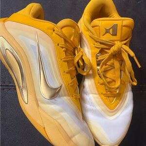 Nike A'One Basketball Shoes Men’s 10.5/Women’s 12